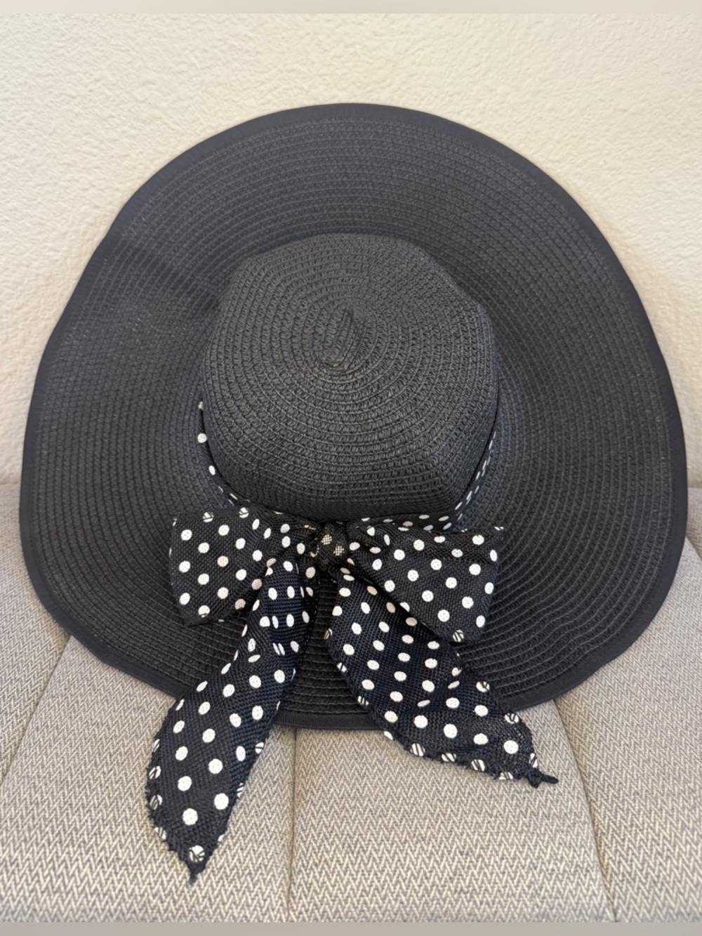 Black Wide-Brim Straw Sun Hat with Polka Dot Ribbon - Picture 15 of 16